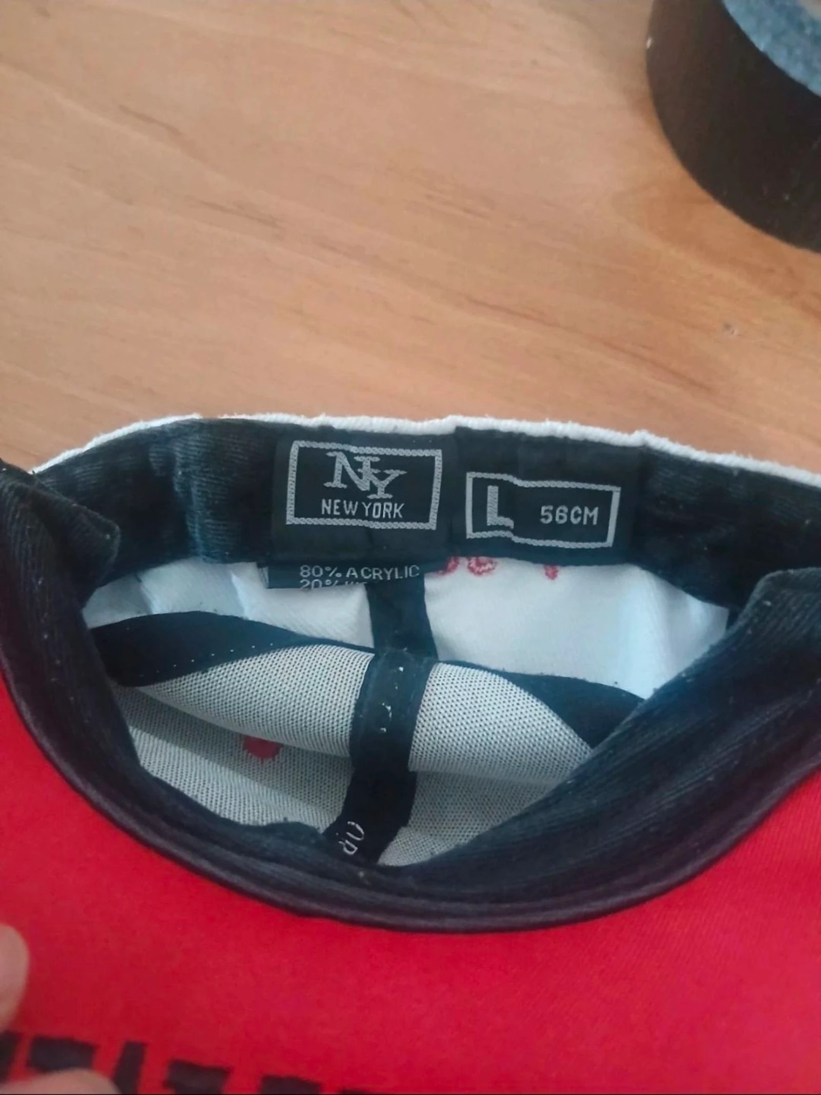 Gorra NY roja y blanca – Talla L – Buen estado – photo 3
